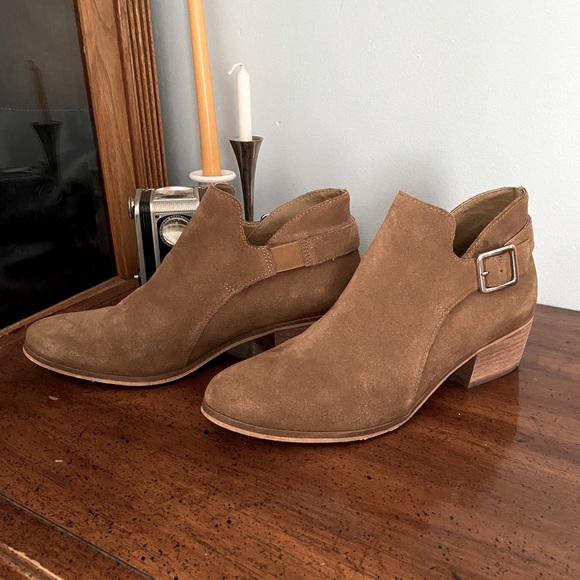 Susina Shoes - Susina Aby Suede Ankle Booties Sz 8.5 Light Brown
